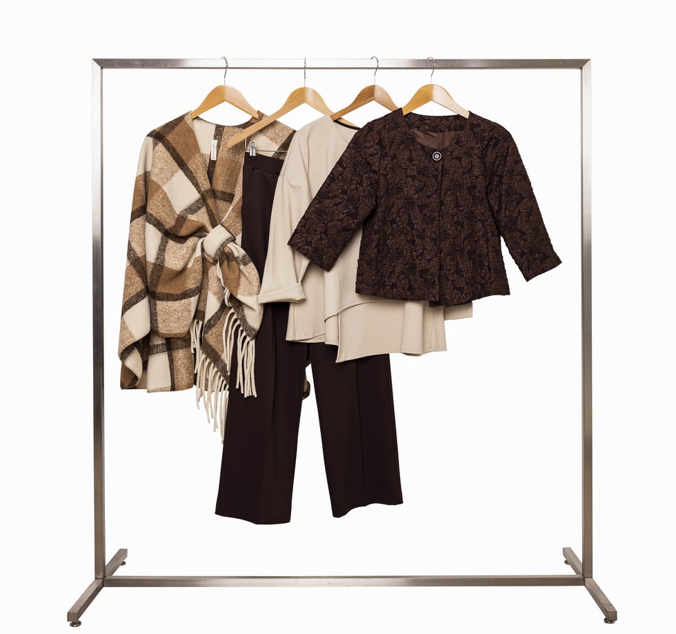 Fioretta Poncho: 89,- Hose: € 89,- Bluse: 59,- Jacke: € 99,-