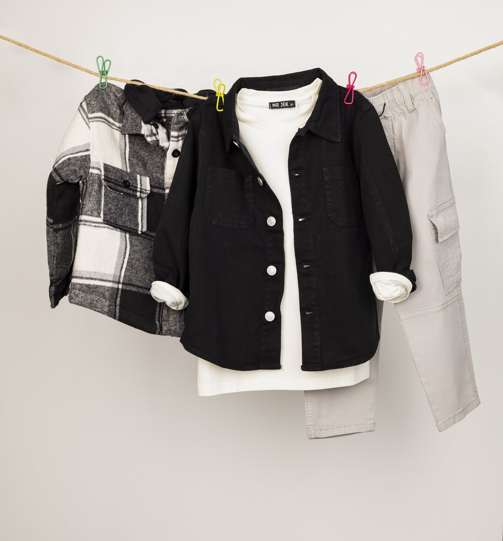 Größen: 4-14 Jahre Hemd: € 29,90 Jeansjacke: € 35,90 Shirt: € 19,90 Hose: € 29,90