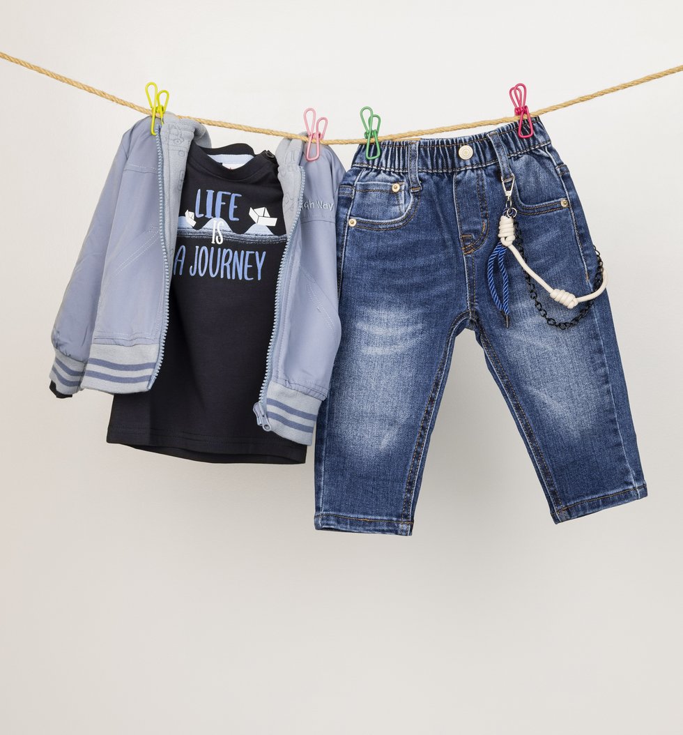 Größen: 6-36 Monate Jeans: € 25,90 Shirt: € 15,90 Jacke: € 39,90
